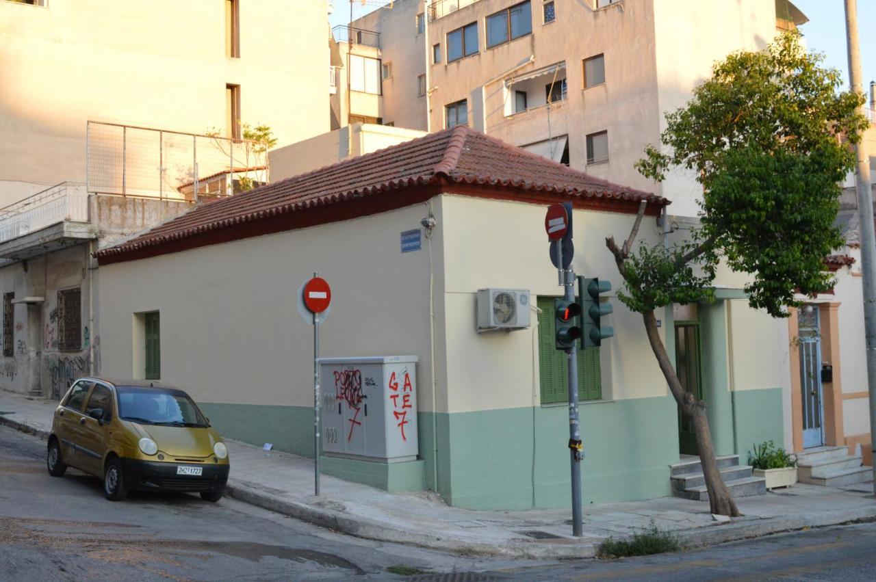 Pireas Port Next To Metro Artistic Houseアパートメント エクステリア 写真